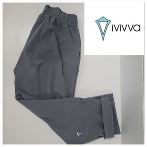 IVVIVA BY LULULEMON Sz 8